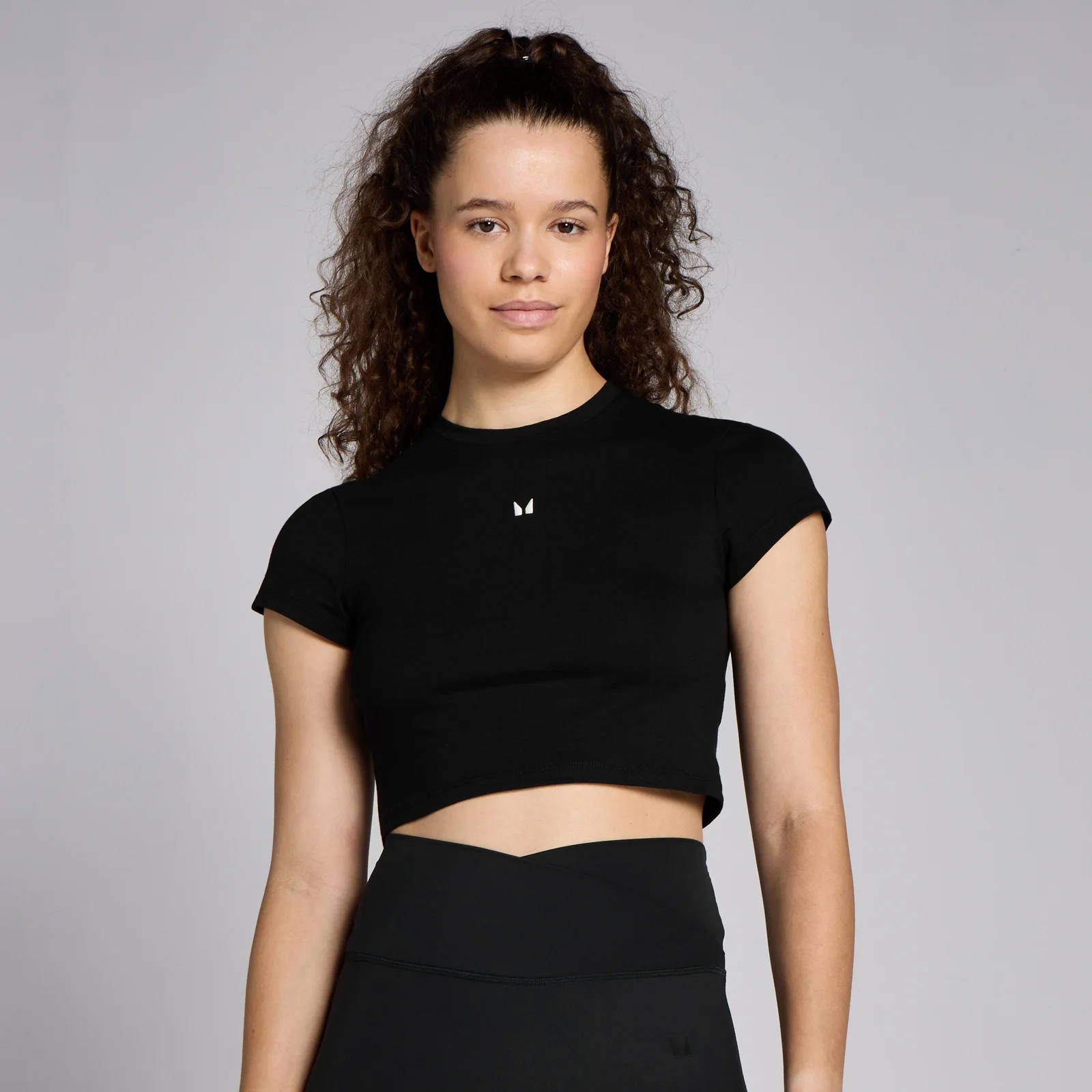 MP Women's Basic Body Fit Short Sleeve Crop T-Shirt - Black - M Image 1