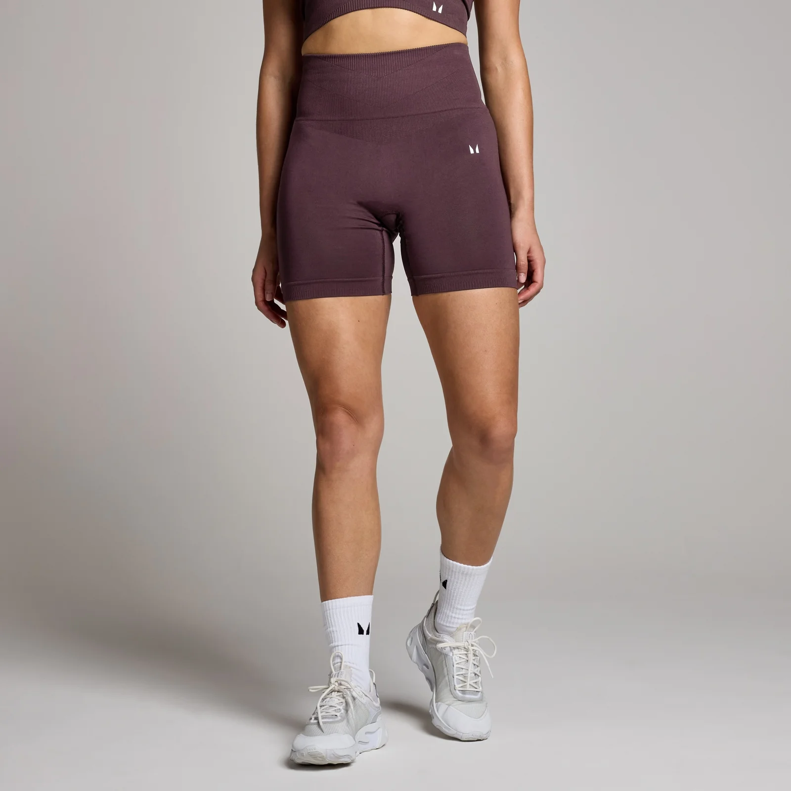 MP Women's Tempo Seamless Scrunch Shorts - Fudge - S Image 1